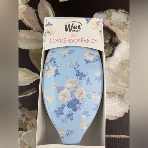 NIB LoveShackFancy X Wet Brush Original Detangler in Everblooming Rosettes. - Picture 8 of 14